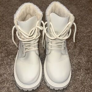 Women’s Combat Boot White/Cream Size: 8.5